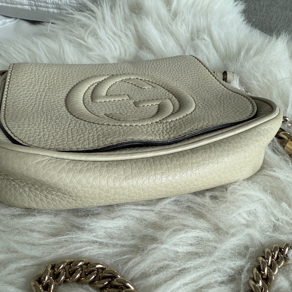 GUCCI SMALL SOHO FLAP BAG, WHITE - Picture 4 of 16